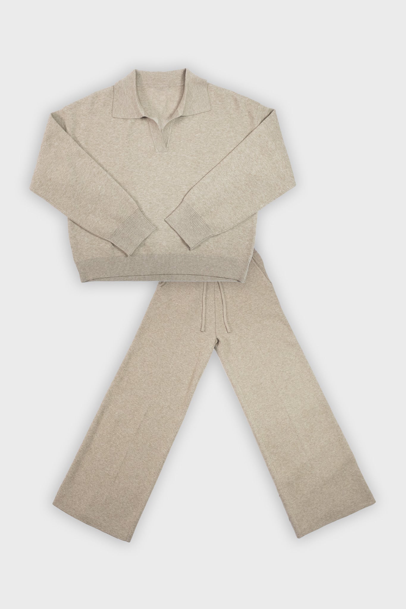 Ensemble beige col V en maille douce