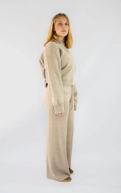 Ensemble beige col V en maille douce