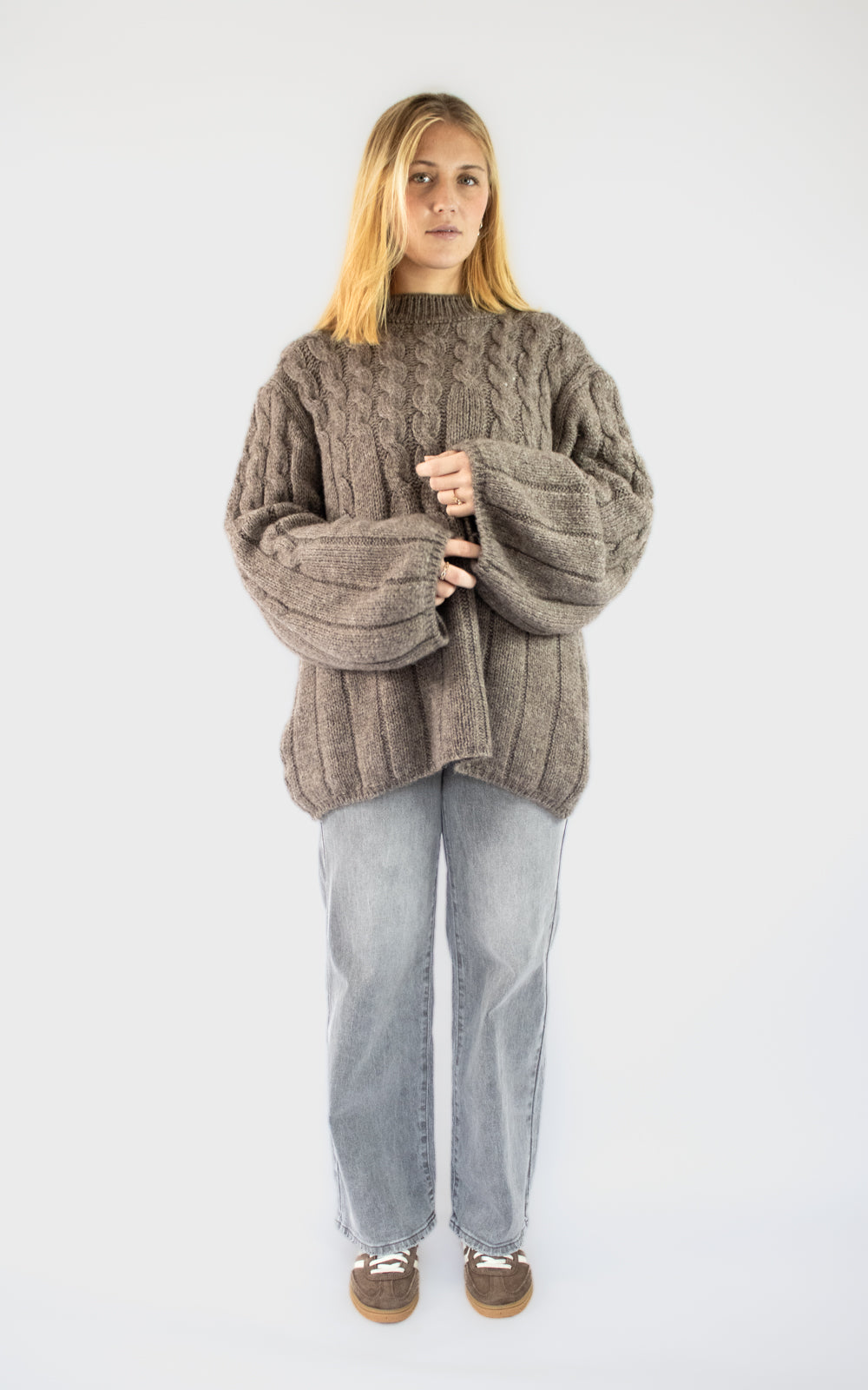 Pull taupe oversize